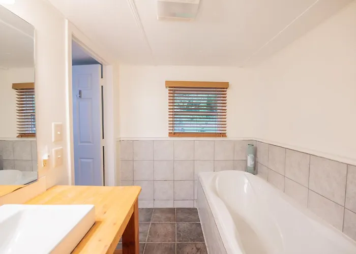 The At Robinhood Apartment