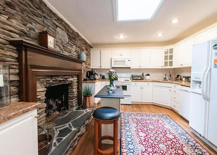 The At Robinhood Apartment